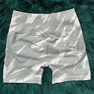 DARC SPORT | Wolves Forever Seamless Everson
Shorts | Cactus Gray Native Camo